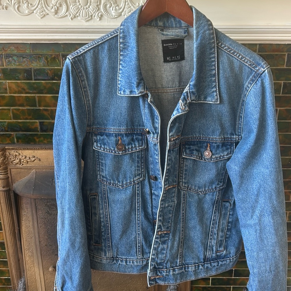 Medium sized medium washed denim jacket